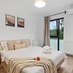 Maia Apartment With One Bedroom & Fully Kitchen