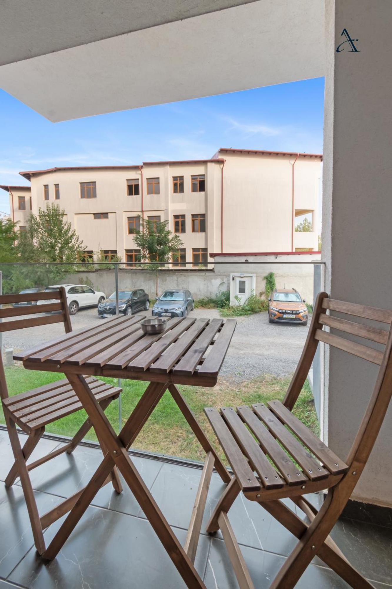 Maia With One Bedroom & Fully Kitchen