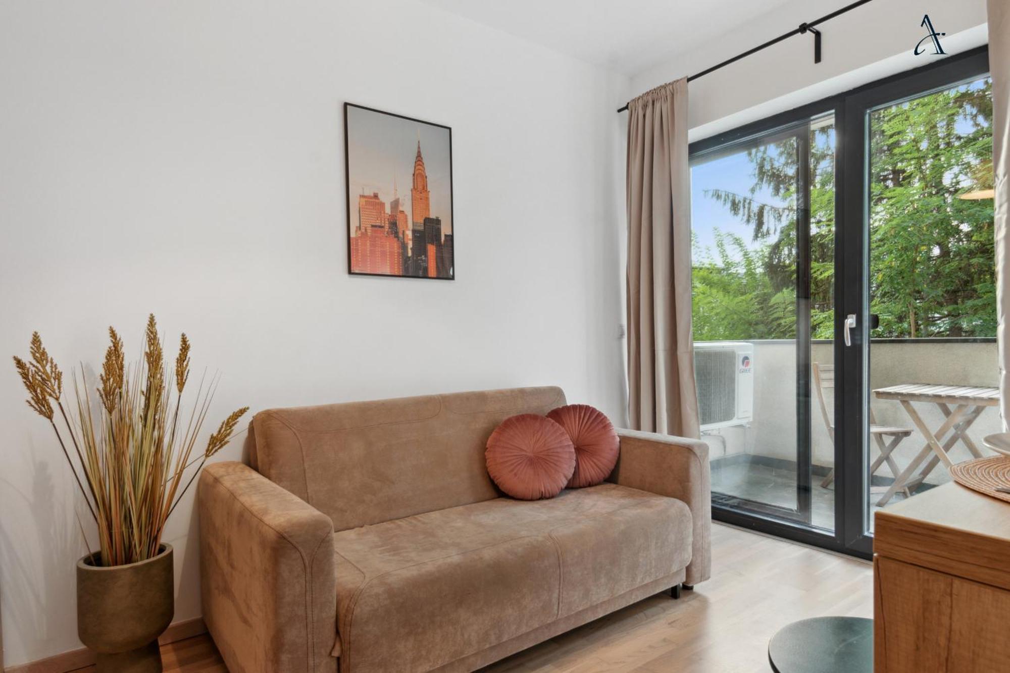 Maia With One Bedroom & Fully Kitchen Apartament